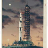 EARLY MORNING VIEW OF APOLLO 4 UNMANNED SPACECRAFT ON LAUNCH PAD, NOVEMBER 9, 1967 - photo 2