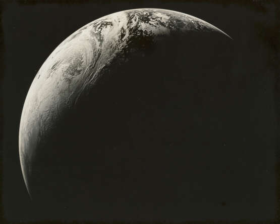 FULL CRESCENT EARTH FROM HIGH APOGEE, NOVEMBER 9, 1967 - Foto 1