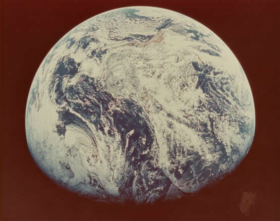 FIRST HUMAN-TAKEN PHOTOGRAPH OF THE PLANET EARTH, DECEMBER 21-27, 1968 - фото 1