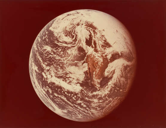[LARGE FORMAT] THE PLANET EARTH, MAY 18-26, 1969 - photo 1