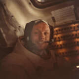 PORTRAIT OF NEIL ARMSTRONG BACK IN THE LUNAR MODULE AFTER THE HISTORIC MOONWALK, JULY 16-24, 1969 - Foto 1