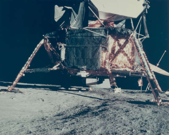 THE LUNAR MODULE ON THE SURFACE OF THE MOON, JULY 16-24, 1969 - Foto 1