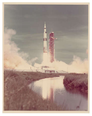 THE MAJESTIC LIFTOFF OF THE SATURN V SPACE VEHICLE, JULY 26, 1971 - Foto 2