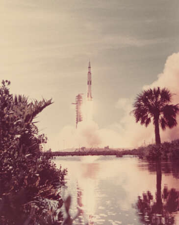APOLLO 15 LAUNCHED FROM PAD 39A, JULY 26, 1971; ONE OF FIVE APOLLO 15 PHOTOS - фото 1