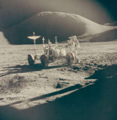 PORTRAIT OF JAMES IRWIN AND THE LUNAR ROVER IN FRONT OF MOUNT HADLEY, JULY 26-AUGUST 7, 1971, EVA 1