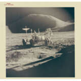 PORTRAIT OF JAMES IRWIN AND THE LUNAR ROVER IN FRONT OF MOUNT HADLEY, JULY 26-AUGUST 7, 1971, EVA 1 - фото 2