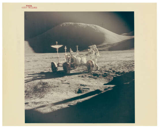 PORTRAIT OF JAMES IRWIN AND THE LUNAR ROVER IN FRONT OF MOUNT HADLEY, JULY 26-AUGUST 7, 1971, EVA 1 - photo 2