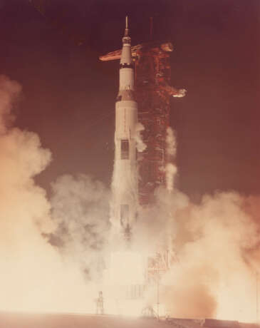 THE APOLLO 17 SPACE VEHICLE LIFTOFF, DECEMBER 7, 1972 - фото 1