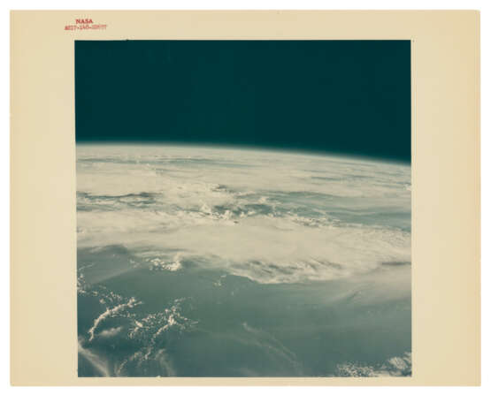 THE EARTH PHOTOGRAPHED FROM ORBIT, DECEMBER 7-19, 1972 - photo 2
