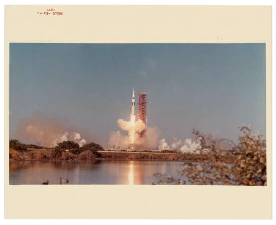 SATURN IB SPACE VEHICLE, LAUNCHING FROM PAD B, NOVEMBER 16, 1973; ONE OF FIVE SKYLAB LAUNCH PHOTOS - фото 5