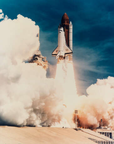 LAUNCH OF ATLANTIS FOR A NINE DAY MISSION, AUGUST 2, 1991 - Foto 1