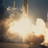 LAUNCH OF ENDEAVOR, MAY 7, 1992 - Foto 1