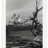 SPACE SHUTTLE ATLANTIS ON THE LAUNCHPAD, MARCH 6, 1992 - Foto 2