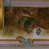 VOLKSTEDTER PORZELLANMANUFAKTUR: PRUNKKUTSCHE, bemaltes glasiertes goldstaffiertes Porzellan, 2. Hälfte 20. Jahrhundert - Foto 12