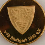 VFB STUTTGART- SAMMLER KONVOLUTiefe: Wimpel, Münzen/Medaillen/Anstecker und Fanartikel,teils Silber, 1980er-2000er - фото 14