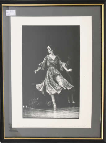 "MARCIA HAYDÉE: CARMEN 1988", Fotodruck auf Papppapier, hinter Glas gerahmt, mit Widmung und signiert - фото 1