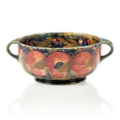 A WILLIAM MOORCROFT &#39;POMEGRANATE&#39; TWO-HANDLED BOWL