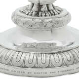 A PAIR OF GEORGE III SILVER CANDLESTICKS - Foto 5