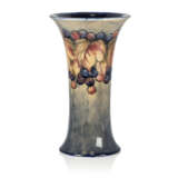 A WILLIAM MOORCROFT `LEAF AND BERRY` VASE - фото 1