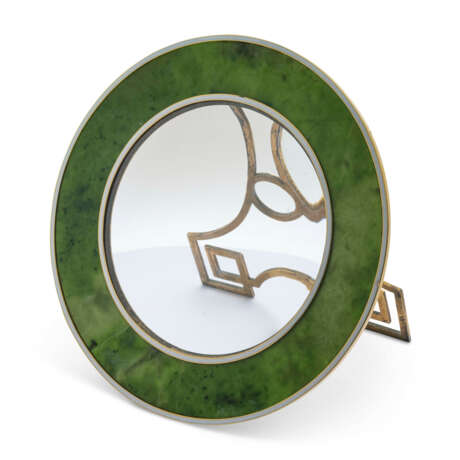 CARTIER ART DECO NEPHRITE, ENAMEL AND GOLD PICTURE FRAME - photo 2