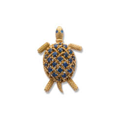 NO RESERVE | CARTIER SAPPHIRE AND GOLD TURTLE BROOCH