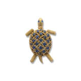 NO RESERVE | CARTIER SAPPHIRE AND GOLD TURTLE BROOCH - photo 1