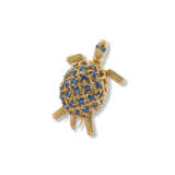 NO RESERVE | CARTIER SAPPHIRE AND GOLD TURTLE BROOCH - photo 3