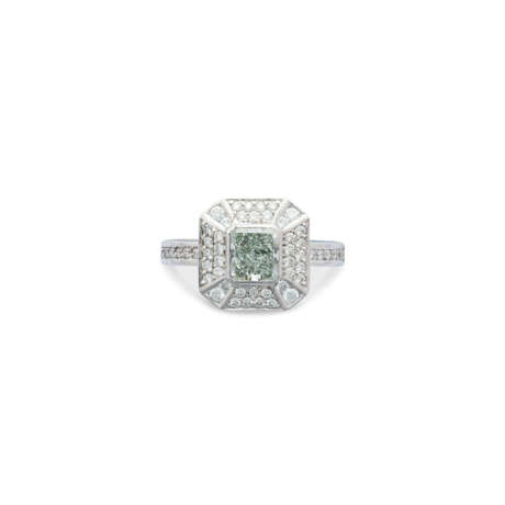 NO RESERVE | COLOURED DIAMOND AND DIAMOND RING - Foto 1