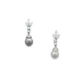 CARTIER CULTURED PEARL AND DIAMOND NECKLACE AND EARRINGS SET - Foto 5