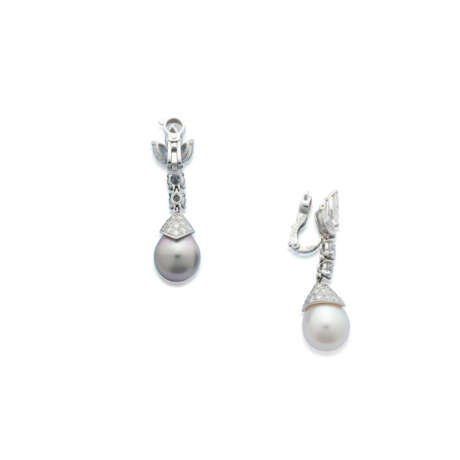 CARTIER CULTURED PEARL AND DIAMOND NECKLACE AND EARRINGS SET - фото 6