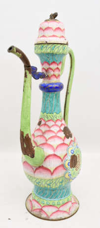 CLOISONNÉ- KANNE, polychromes Emaille, signiert, China um 1900 - photo 3