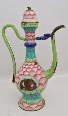 CLOISONNÉ- KANNE, polychromes Emaille, signiert, China um 1900 - photo 4