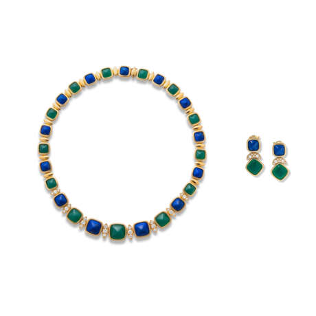 VAN CLEEF & ARPELS CHRYSOPRASE, LAPIS LAZULI AND DIAMOND NECKLACE AND EARRINGS SET - фото 1