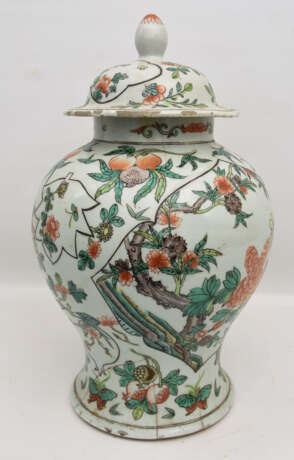 DECKELVASE, Porzellan handbemalt, China ca. 18. Jahrhundert - Foto 8