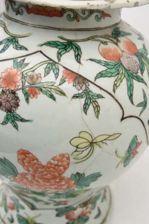DECKELVASE, Porzellan handbemalt, China ca. 18. Jahrhundert - Foto 15