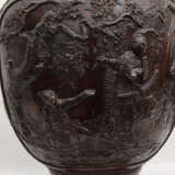 BRONZEVASE, reliefierte ziselierte Bronze, China um 1900 - Foto 9