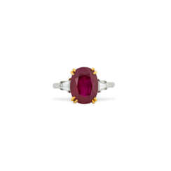 HARRY WINSTON RUBY AND DIAMOND RING