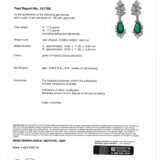 EMERALD AND DIAMOND PENDENT EARRINGS - фото 4
