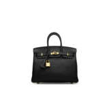 A BLACK TOGO LEATHER BIRKIN 25 WITH ROSE GOLD HARDWARE - фото 2