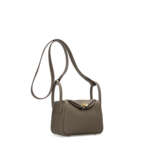 AN &#201;TOUPE CL&#201;MENCE LEATHER MINI LINDY 19 WITH GOLD HARDWARE - photo 2