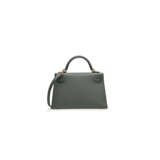 A VERT AMANDE EPSOM LEATHER MINI KELLY 20 II WITH GOLD HARDWARE - Foto 5
