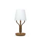 A GOLD TAURILLON LEATHER HARNAIS BEDSIDE LAMP - Foto 2