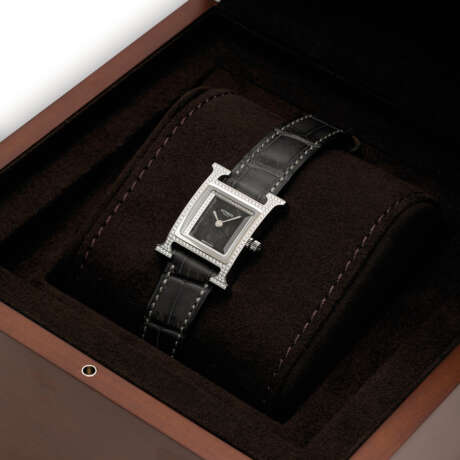 A STANLESS STEEL & DIAMOND HEURE H PM WATCH WITH OBSIDIAN DIAL & MATTE GRAPHITE ALLIGATOR STRAP - фото 3