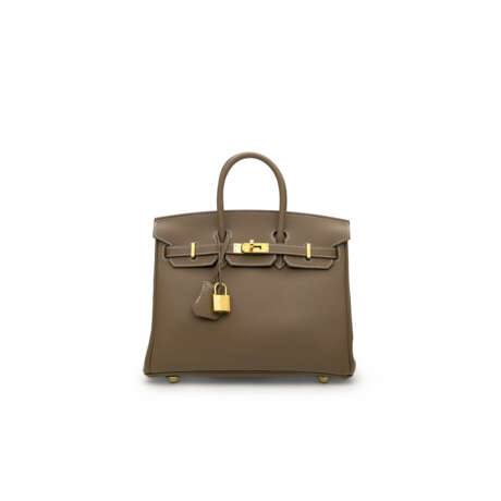 AN &#201;TOUPE TOGO LEATHER BIRKIN 25 WITH GOLD HARDWARE - фото 1