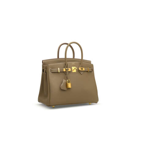 AN &#201;TOUPE TOGO LEATHER BIRKIN 25 WITH GOLD HARDWARE - фото 2