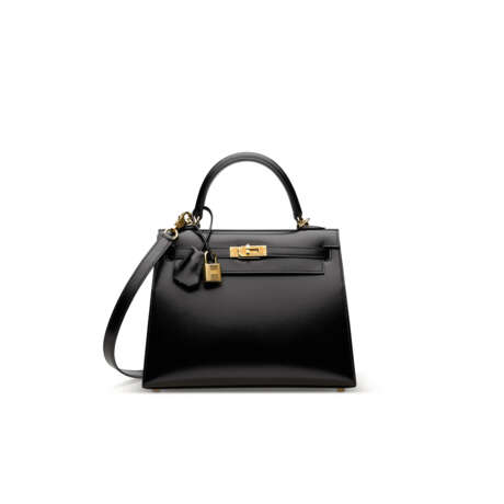 A SET OF TWO: A BLACK CALF BOX LEATHER SELLIER KELLY 25 WITH GOLD HARDWARE & A PEGASUS ROD&#201;O CHARM PM - photo 2