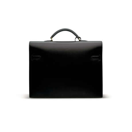 A BLACK CALF BOX LEATHER KELLY D&#201;P&#202;CHES 34 WITH GOLD HARDWARE - photo 3