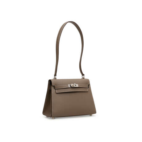 AN &#201;TOUPE CH&#200;VRE LEATHER MINI SHOULDER KELLY 20 WITH PALLADIUM HARDWARE - фото 2