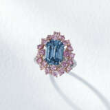 AN EXCEPTIONAL COLOURED DIAMOND AND DIAMOND RING, BY MOUSSAIEFF - фото 2