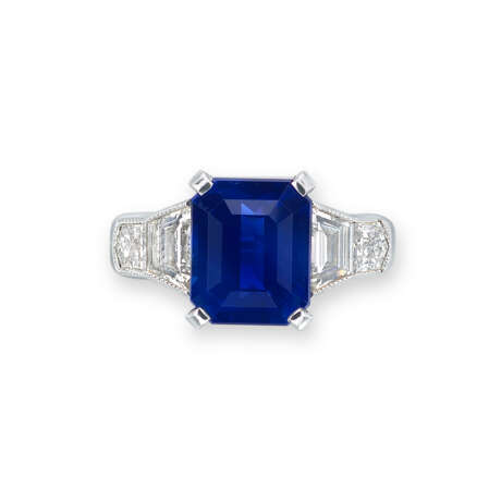 SAPPHIRE AND DIAMOND RING - фото 1